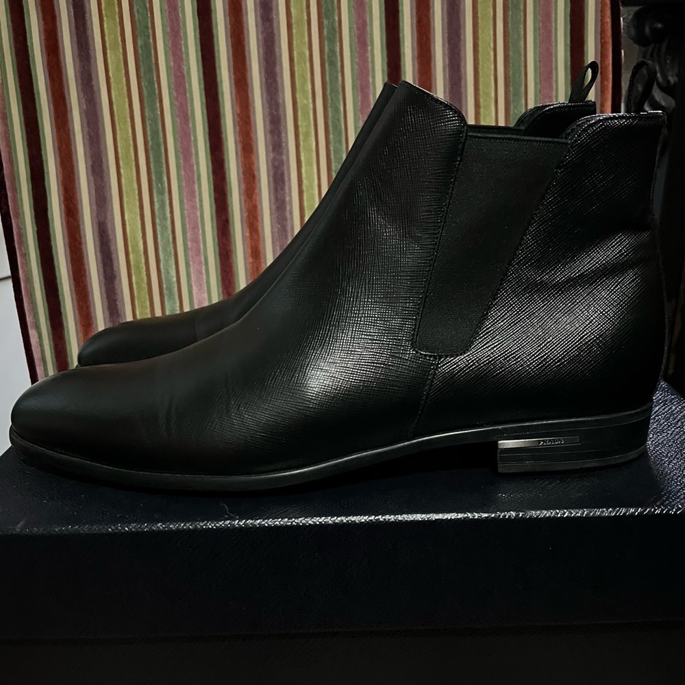 🎁SOLD🚚 Prada Saffiano Chelsea Boots Size 8.5/9.5US Retail $1050